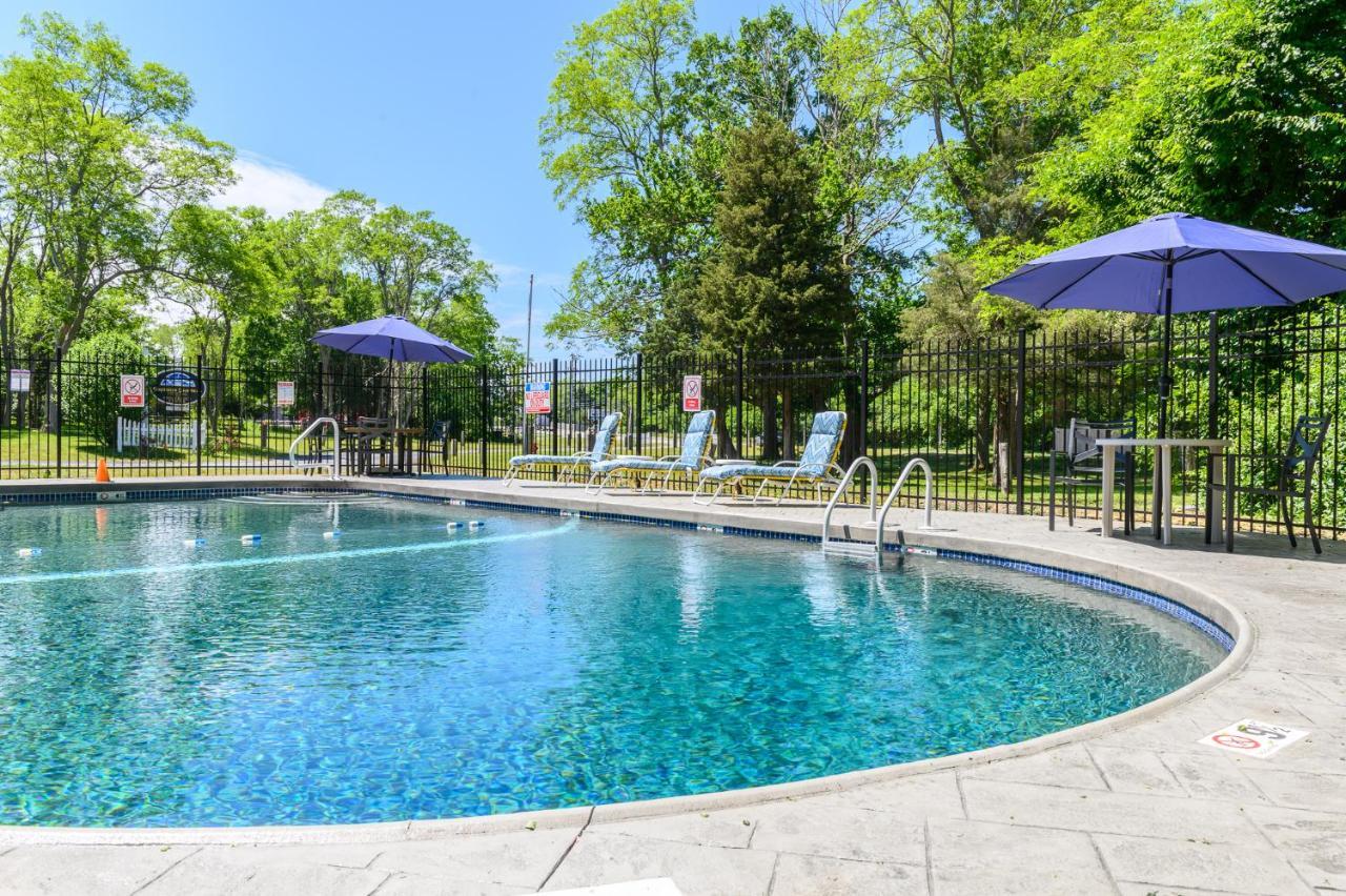 Captains Quarters Motel & Conference Center 이스트햄 외부 사진