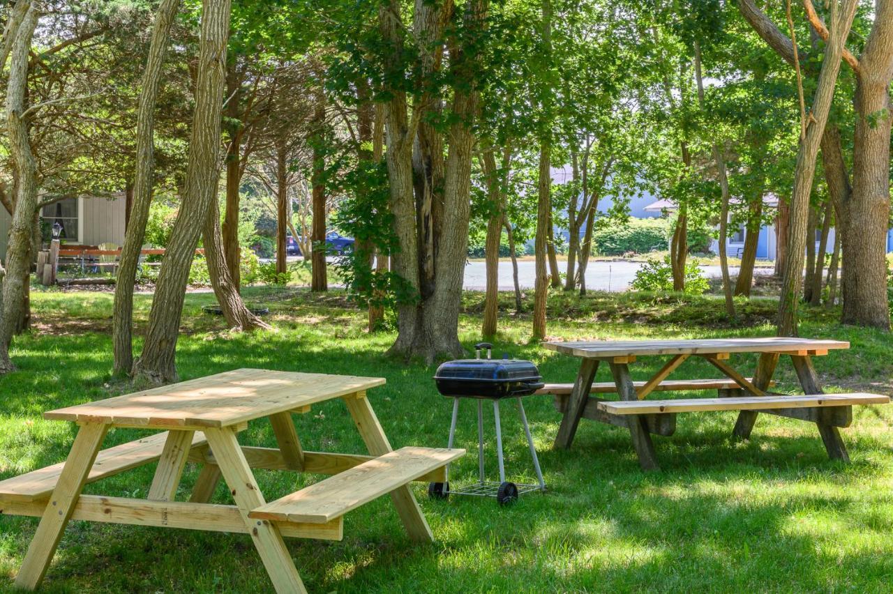 Captains Quarters Motel & Conference Center 이스트햄 외부 사진