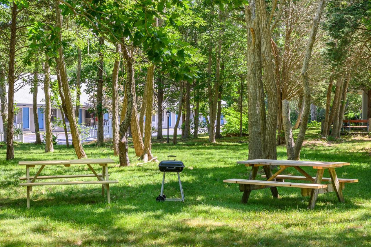 Captains Quarters Motel & Conference Center 이스트햄 외부 사진
