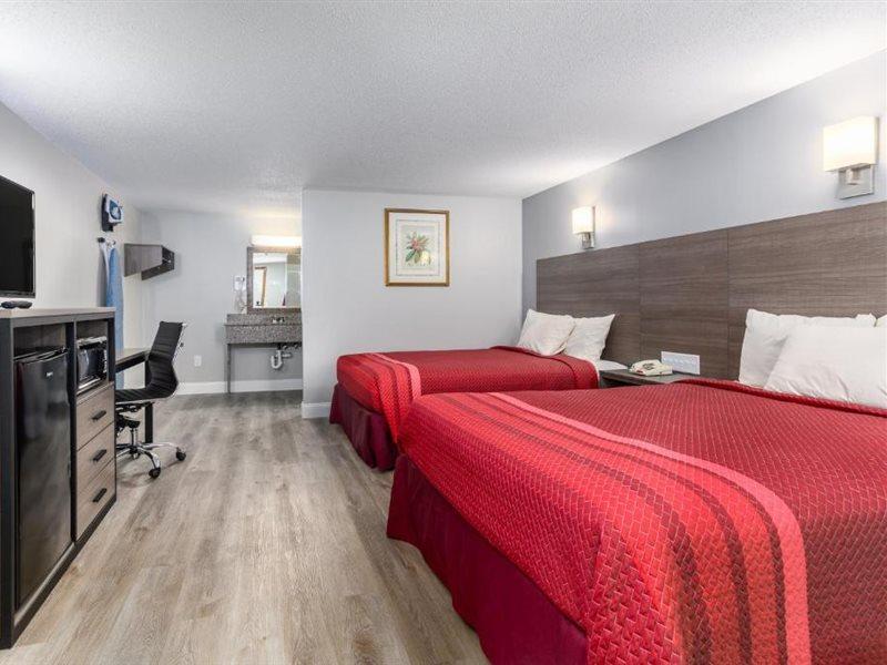 Captains Quarters Motel & Conference Center 이스트햄 외부 사진
